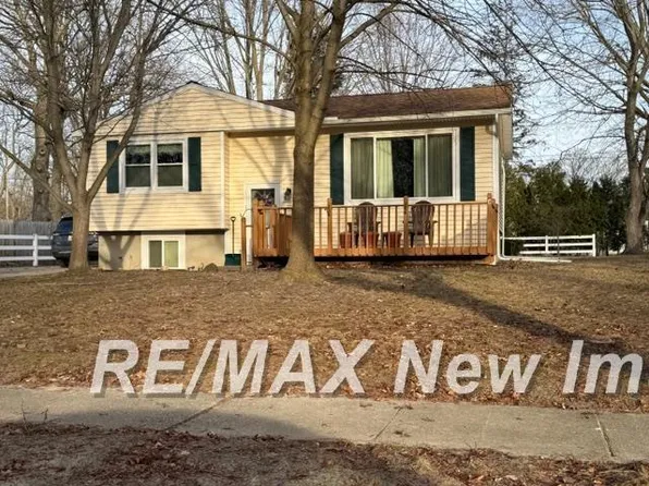 3218 Fairlane St, Midland, MI 48642