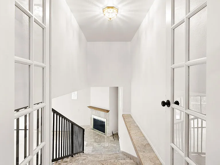 534 Alta Vista Ave — Photo 32