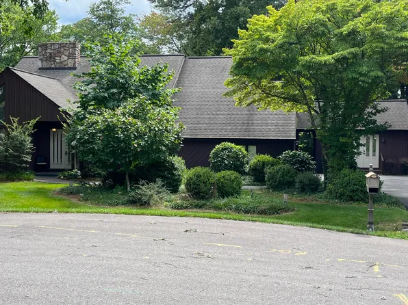 7045 Irondale Cir, Roanoke, VA 24019