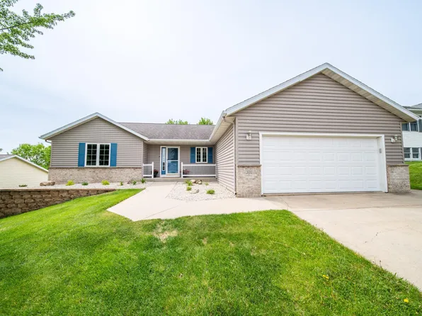 300 10th St NE, Byron, MN 55920