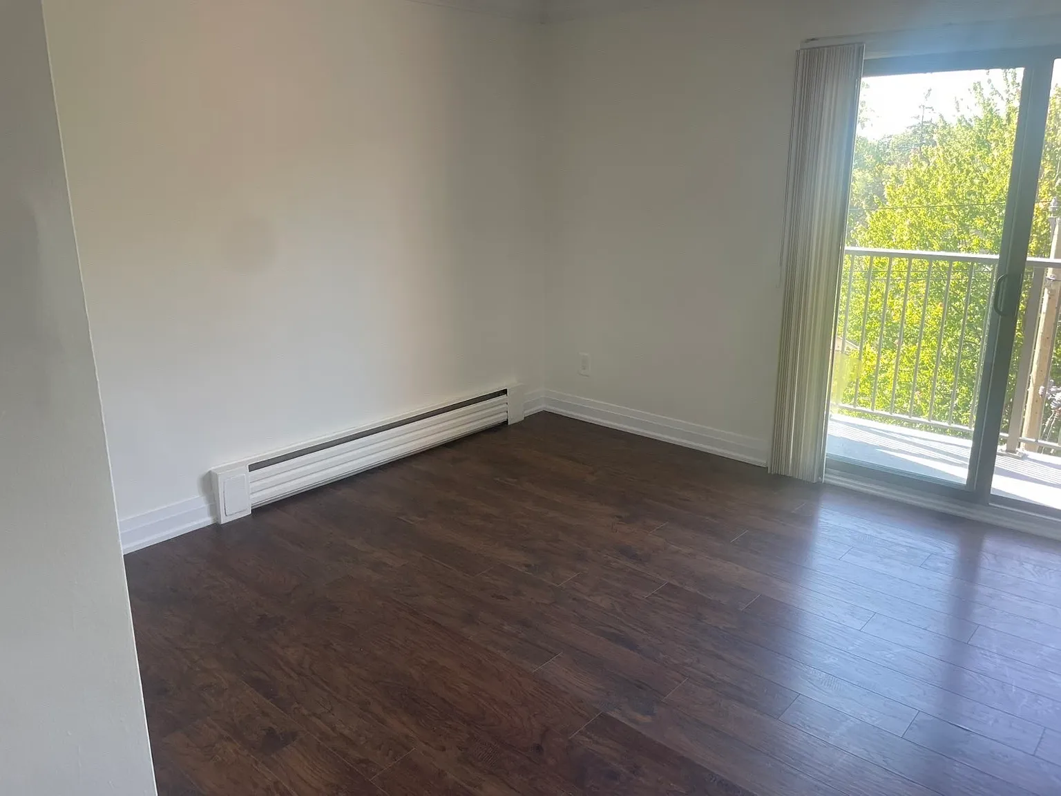 Studio, 705 sqft, $1,988 — Photo 3