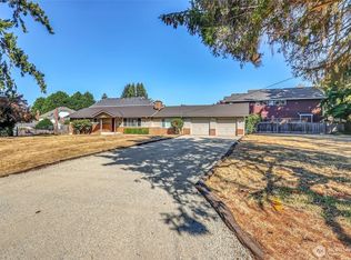 10402 SE 211th St, Kent, WA