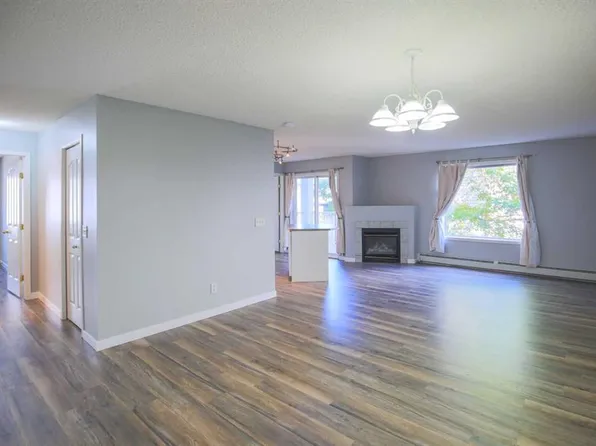 5202 NE Valleyview Park SE #202, Calgary, AB T2B 3R6