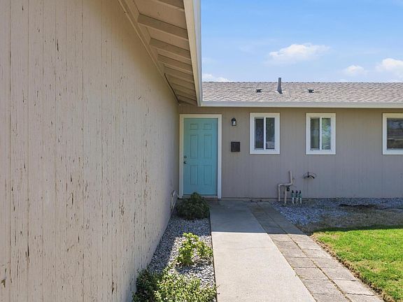2nd image of 351 Sequoia Way