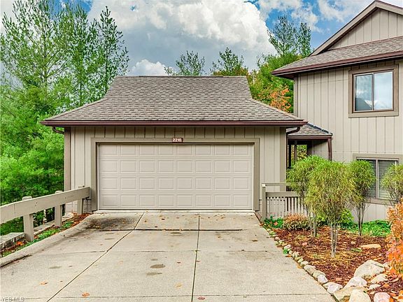 2nd image of 2216 Woodbrook Trl