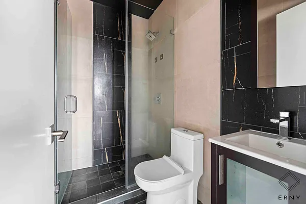 Rented by ERNY LLC | media 51