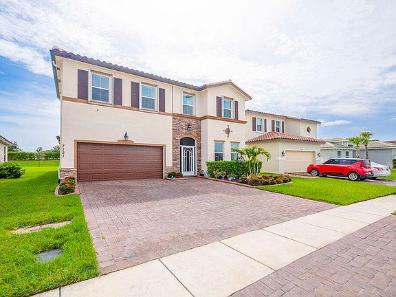 4th image of 7727 NW Greenbank Circle