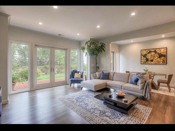 3rd image of 1717 Parrott Dr