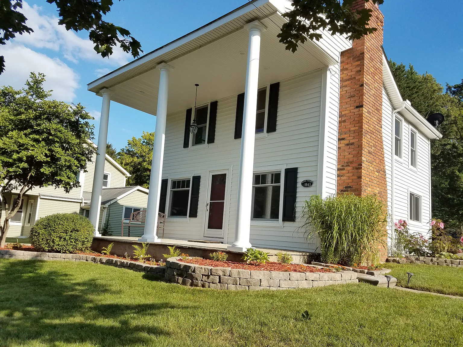 409 W Washington St photo 1