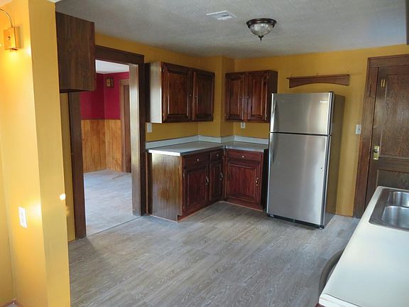 3rd image of 76 Prospect Ave