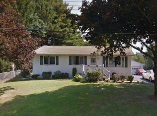 18 Powers Ln, Troy, NY 12182