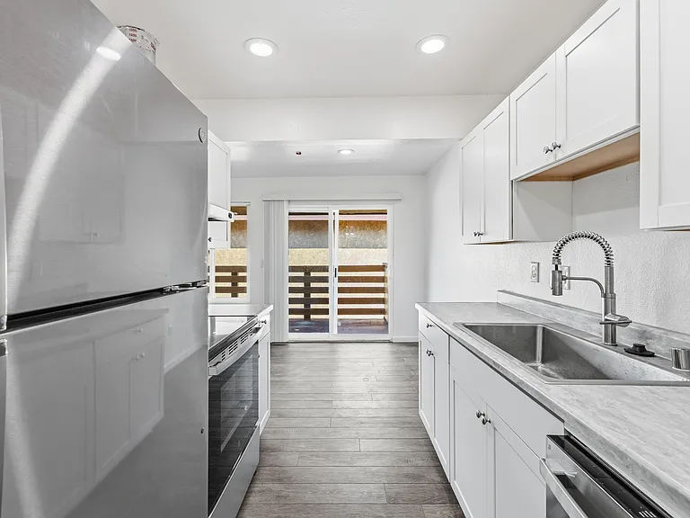 Oakbrook Apartments — Photo 20