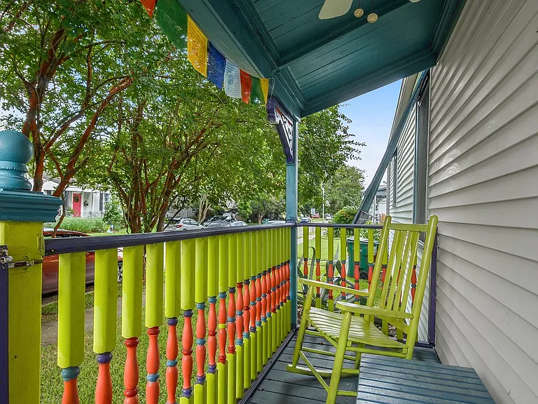 42 Joyce Ave — Photo 2