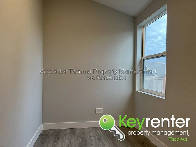 1827 S Washington St — Photo 15