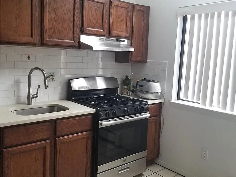 70 Hickory Rd #B — Photo 6