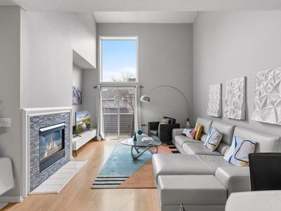 649 Kingfisher Ln APT G, Woodbury, MN, 55125