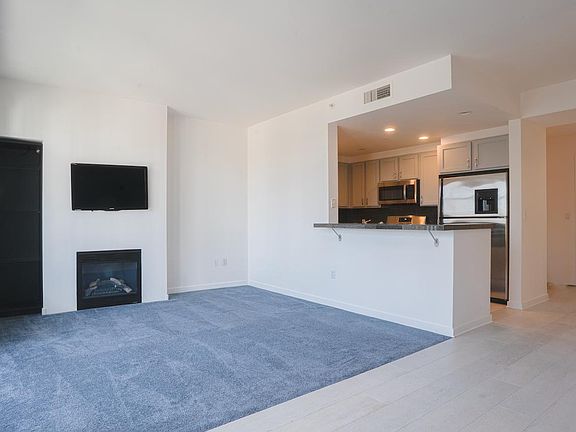 3rd image of 2607 Western Ave APT 908