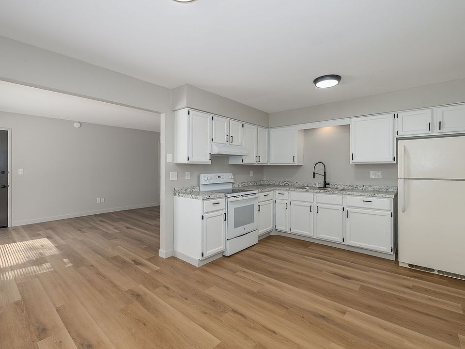 1st image of 832 W 20th Ave #D