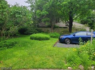 8 Sherwood Clos, Hillsborough, NJ