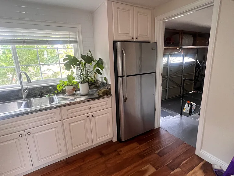 711 E Northridge Ave — Photo 25