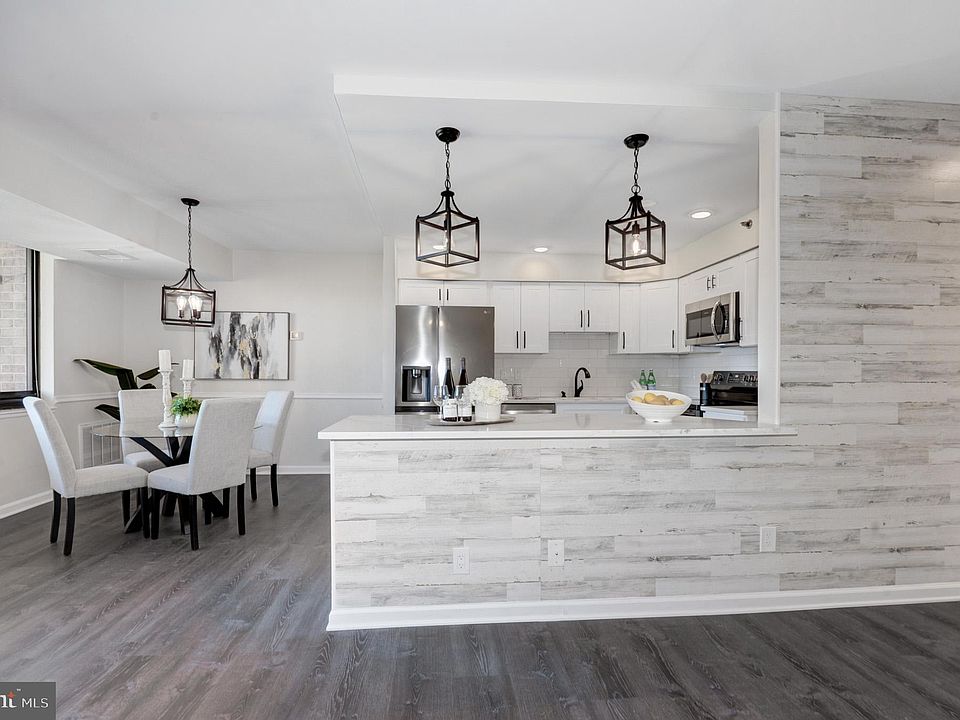1st image of 1805 Crystal Dr S #409S