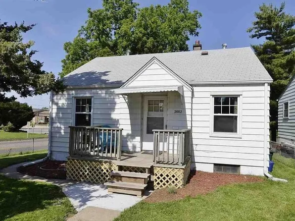 2002 N 68th St, Omaha, NE 68104