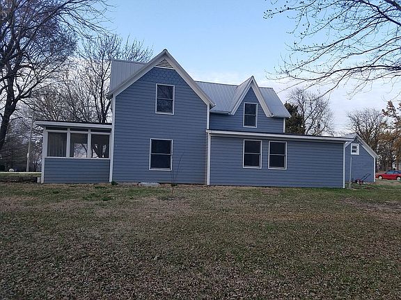 3rd image of 1001 Highland St