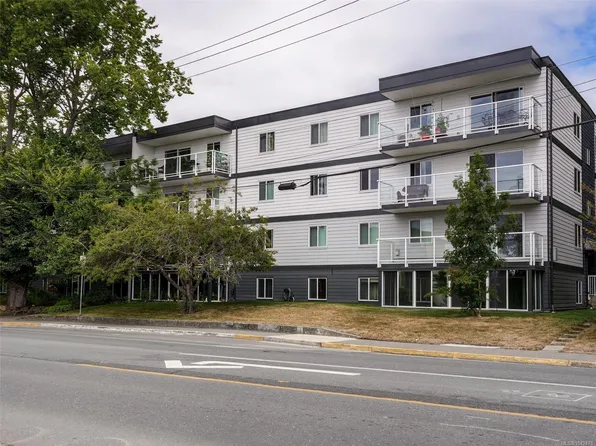 1124 Esquimalt Rd #306, Esquimalt, BC V9A 3N4