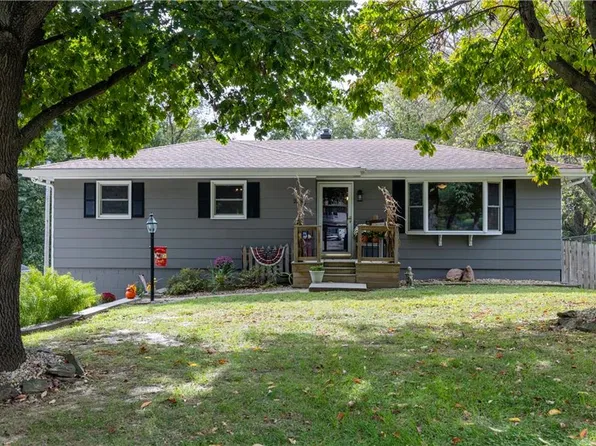 2836 Blackwell Rd, Saint Joseph, MO 64506