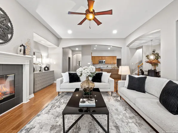15 GEMSBUCK RISE, San Antonio, TX 78258