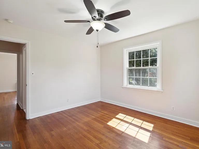 10 Lloyd Ave #1N — Photo 12