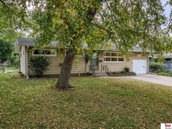 4311 N 58th St, Omaha, NE 68104