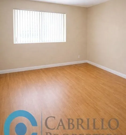 925 Martin Dr #7 — Photo 5