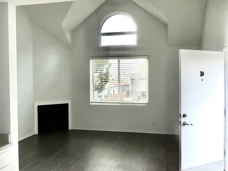 1103 W Angeleno Ave #D — Photo 8