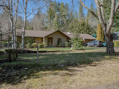 1271 W Evans Creek Rd, Rogue River, OR, 97537