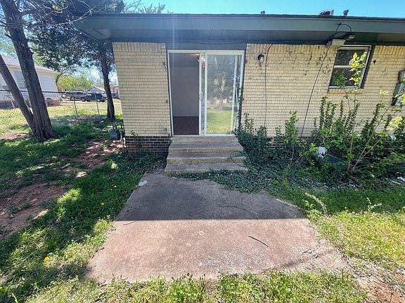 4th image of 1713 NE 25th St