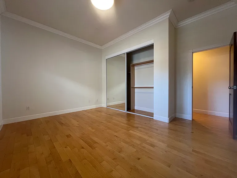 343 Franklin St — Photo 12