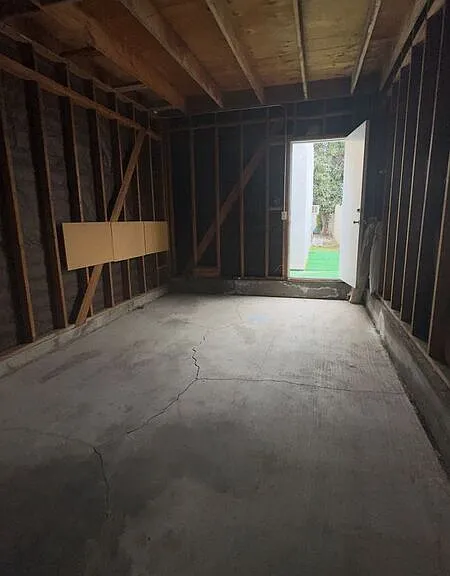 12820 Penn St — Photo 11