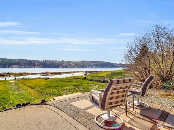 730 E North Bay Road, Allyn, WA 98524