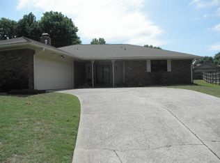 2416 Donner Ave, Ponca City, OK 74604