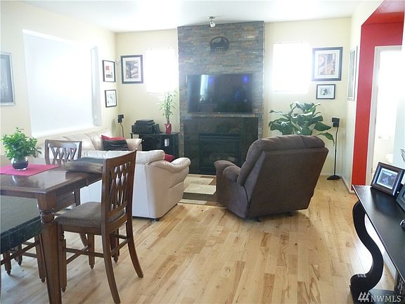4th image of 817 Fenway Ln SW