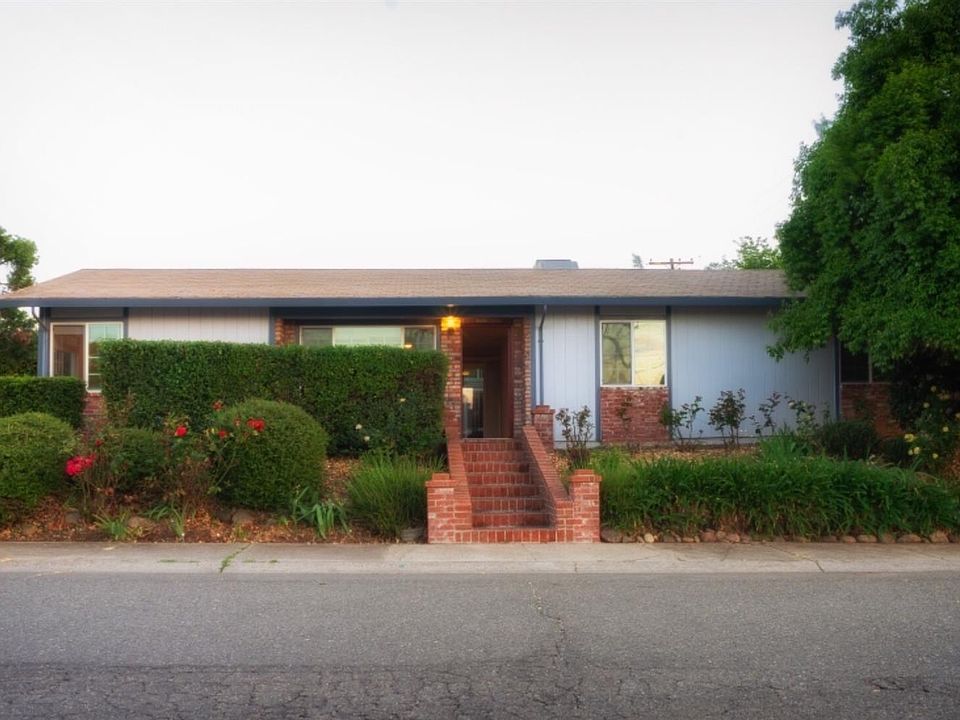 1st image of 400 Lemar Dr