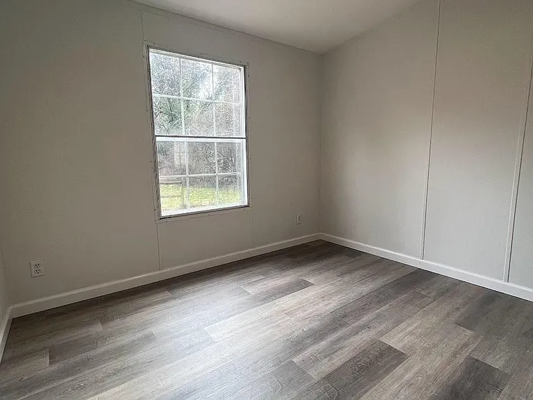 312 Hammond St — Photo 9