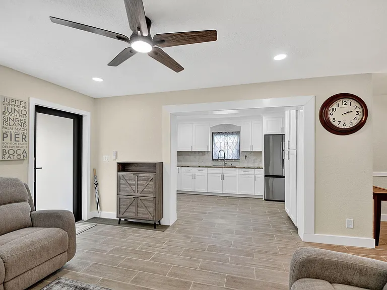5008 Parker Ave — Photo 8