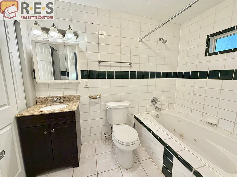 1738 Verbena St — Photo 9