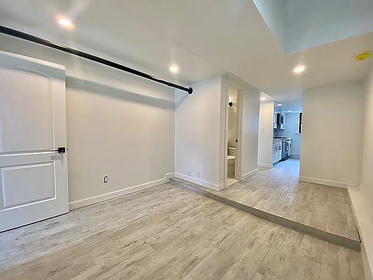 4th image of 21-68 Steinway St #1