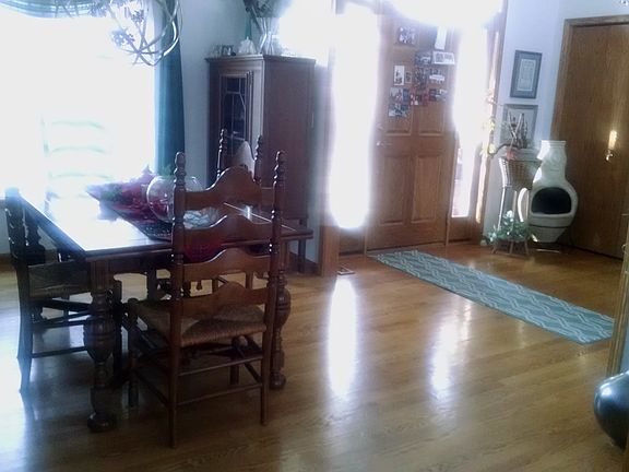 dining / foyer - hard wood