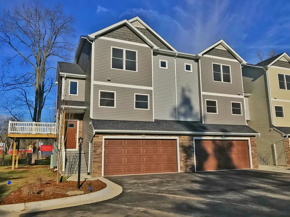 1736 Chamberlain Dr #8