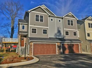1736 Chamberlain Dr #8, Haslett, MI 48840