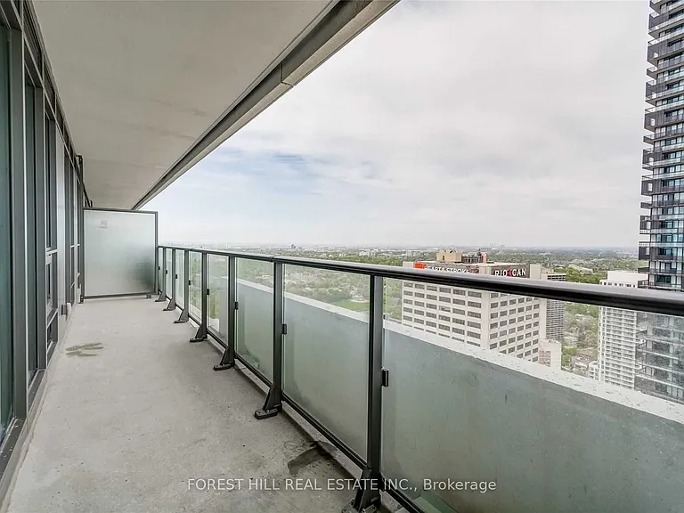 2221 Yonge St #5301 — Photo 23